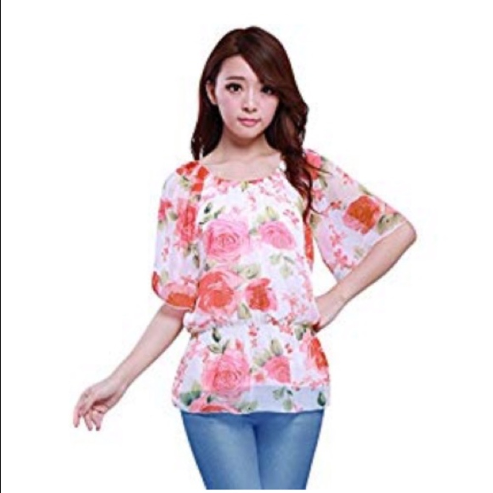 Adorable scoop neck/off shoulder top